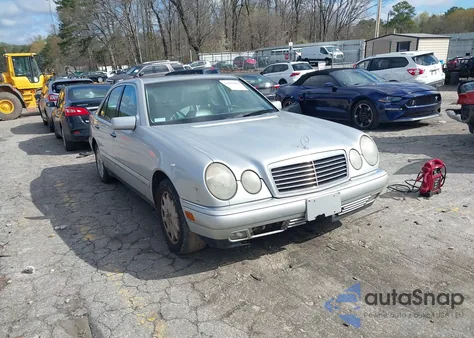 1999 Mercedes-Benz E 320 from USA, damaged, VIN WDBJF65H8XA729239